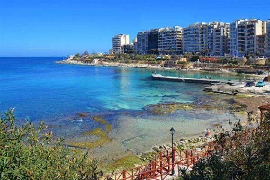 Splendid Seaside Retreat On Spinola Bay Lejlighed Saint Julian's Eksteriør billede