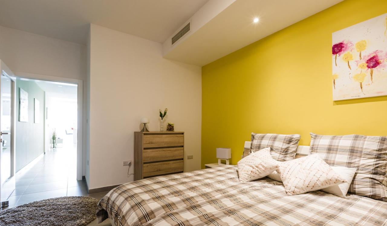 Splendid Seaside Retreat On Spinola Bay Lejlighed Saint Julian's Eksteriør billede